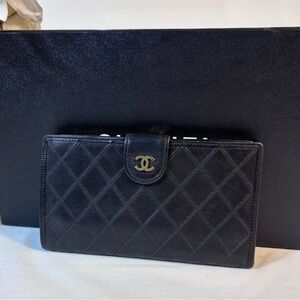 Beautiful Chanel Quilted Lambskin Bifold wallet